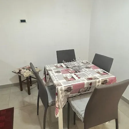 La Petite Maison